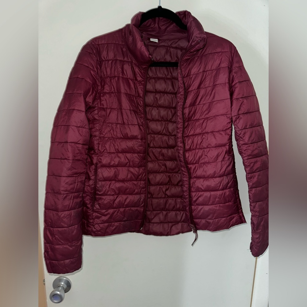 Womens Burgundy Light Puffer Jacket. Size Small.